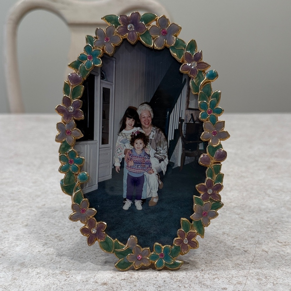 VINTAGE BURNES OF BOSTON ENAMEL & CRYSTAL FLORAL GOLD TONE OVAL FRAME HOLDS 4x6 - Picture 4 of 10